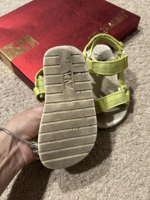Босоніжки zara,23 розмір