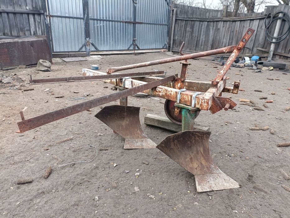 Продам Плуги для мини Трактора