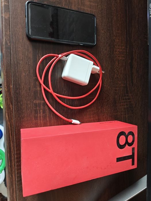 Telefon One Plus 8T