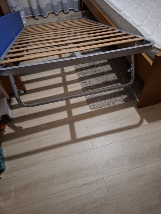 Cama com gavetão cama embaixo e cómoda