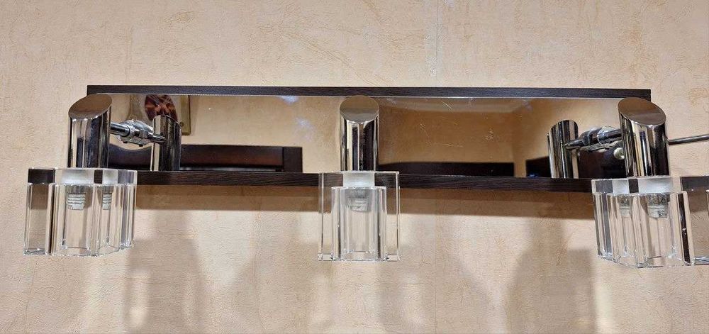 Бра настінне на три лампт