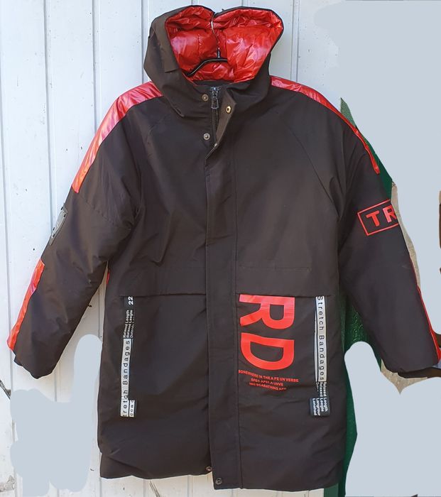 Зимняя куртка на подростка 11-13 лет.