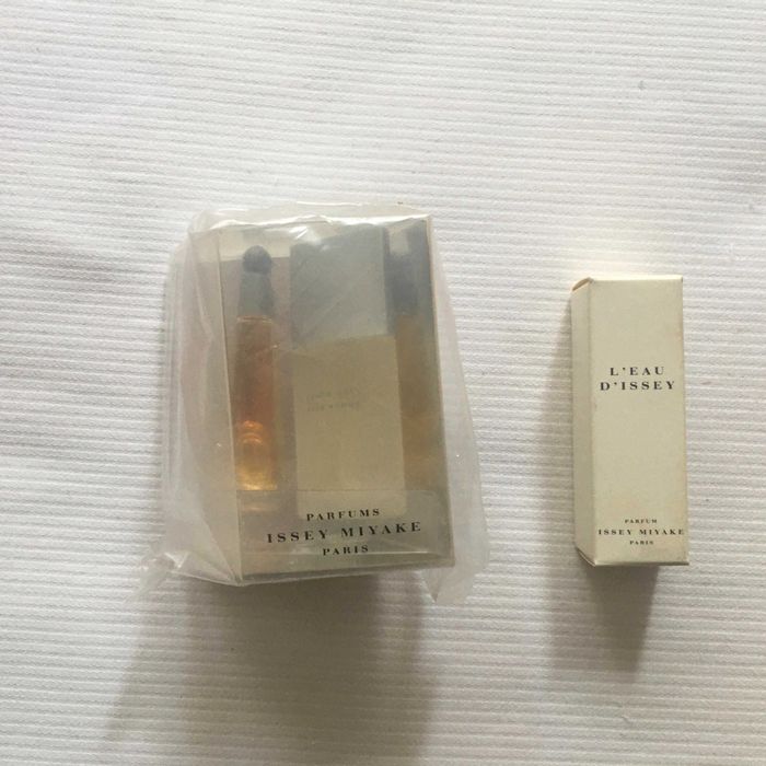 Miniaturas de perfume raras e frascos de perfume vazios