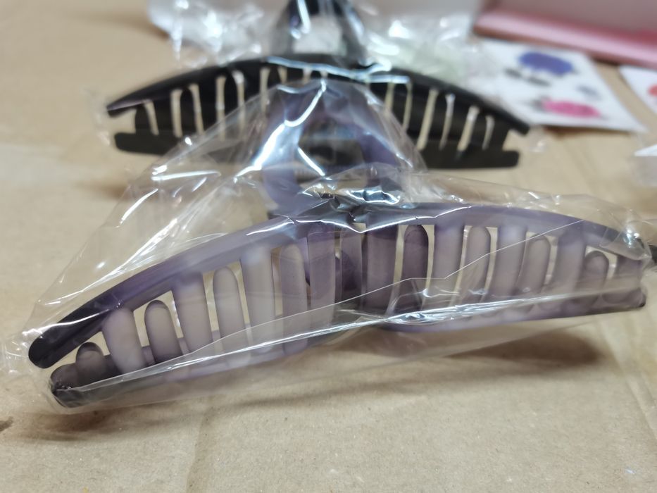 Klamry, spinki do włosów 4szt.