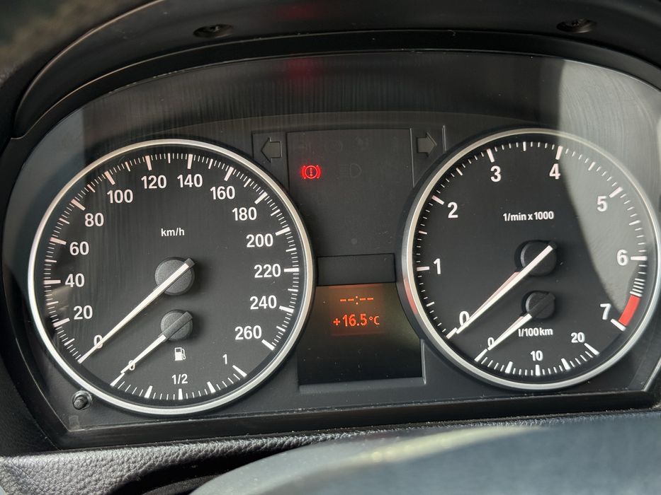 BMW e90 2.0 бензин механік 6ст
