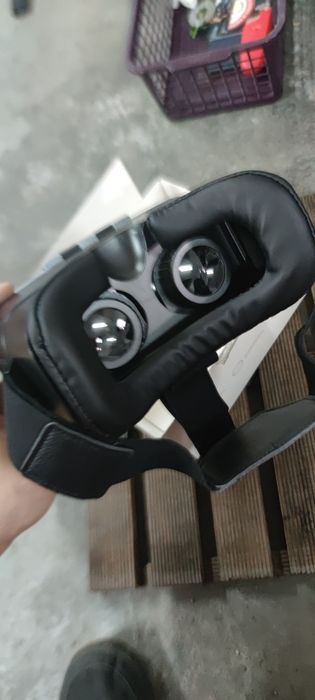 Gogle vr. Telefon wyprzedaż garazowa