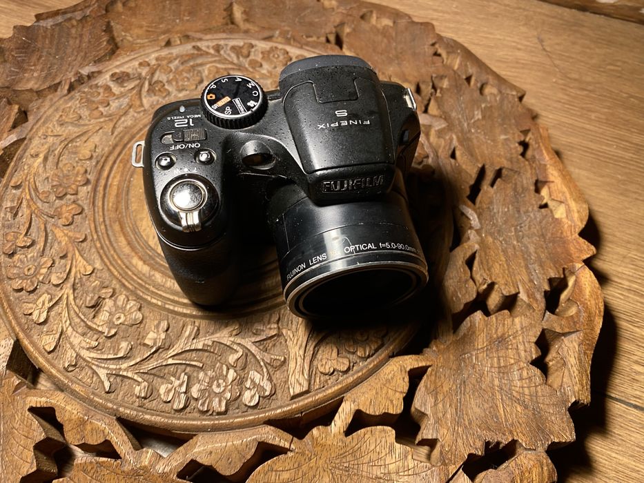 Aparat fotograficzny Fujifilm cyfrowy FinePix S1800 digital camera