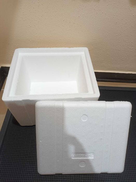 Pojemnik styropianowy