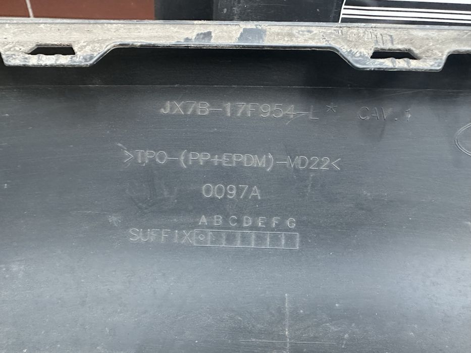 Spoiler dyfuzor zderzak tył Ford Focus MK4 HB OEM