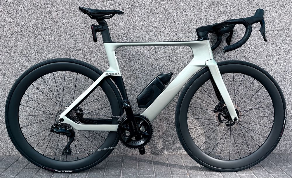 Rower szosowy Orbea Orca Aero M30iLTD Di2 2023 (53) koła karbonowe aero dużo dodatków