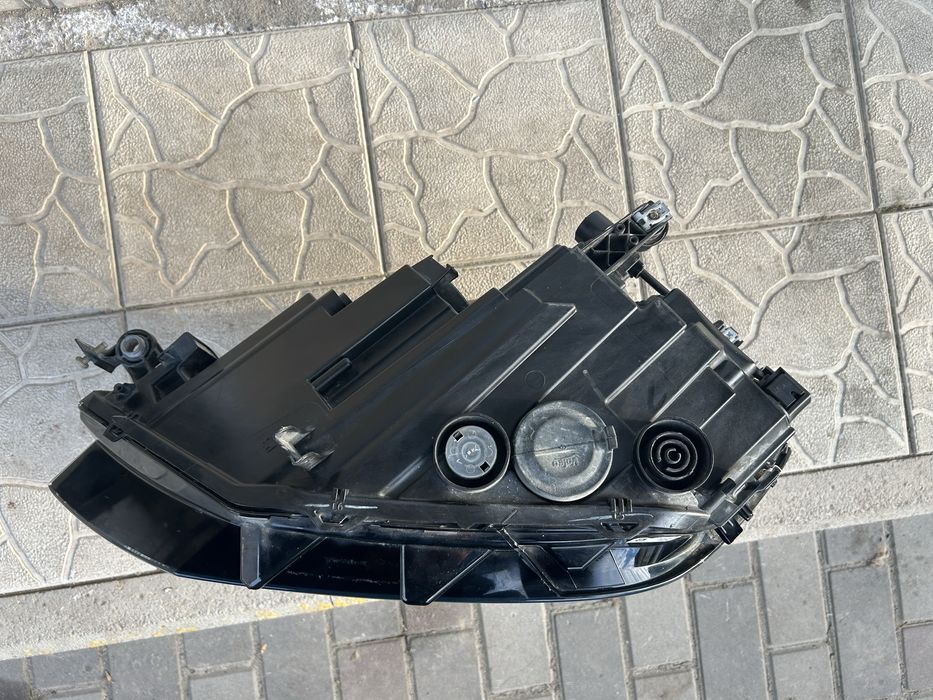Фара Jetta 7 GLI