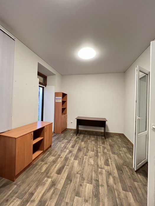 В Продажу приміщення в Центрі з ремонтом