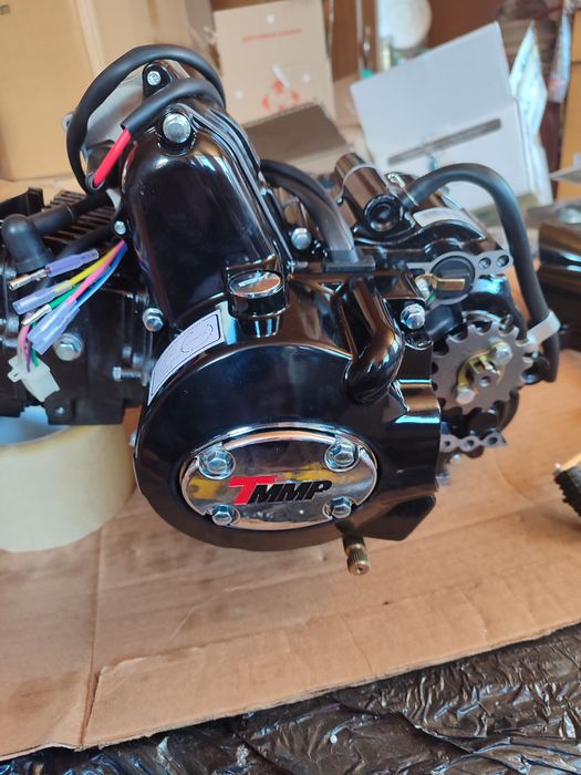 Двигун на квадроцикли 3+1 реверс автомат і механіка,і на мотоцикли