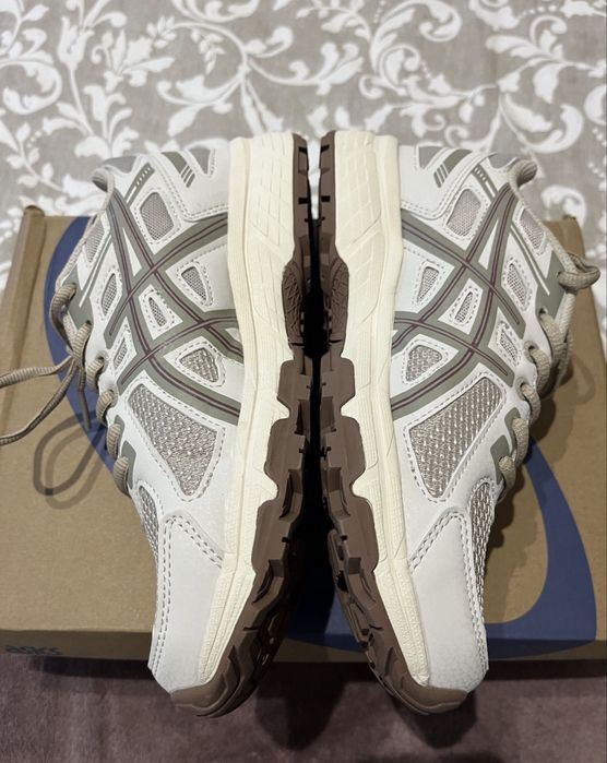 ASICS Gel venture