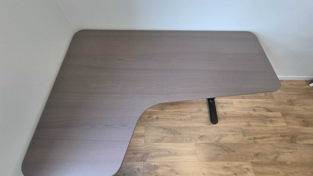 Narożne biurko Bekant Ikea