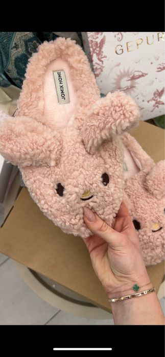 Тапки кімнатні жіночі. Тапочки зайці. Комнатные тапки. Капці домашні