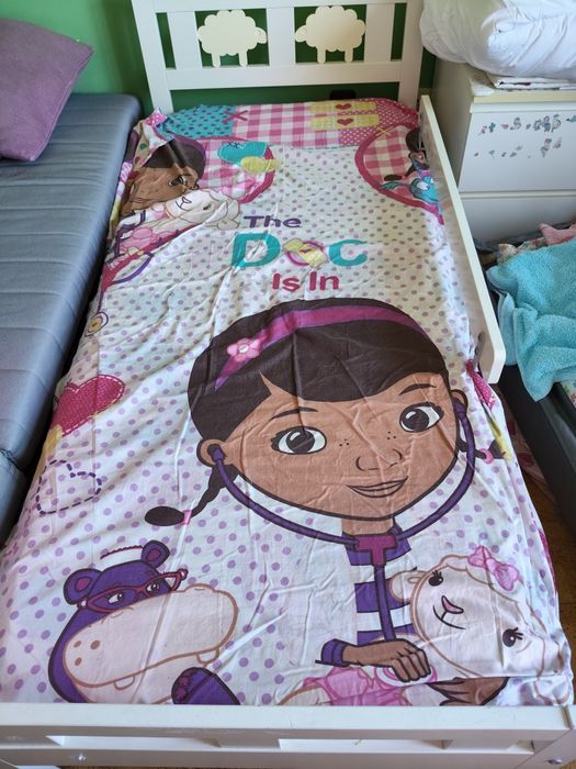 Cama de criança branca