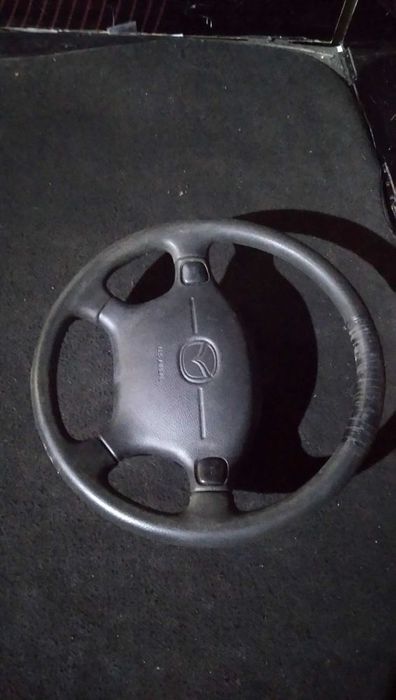 Volante Mazda 323 P V (Ba)