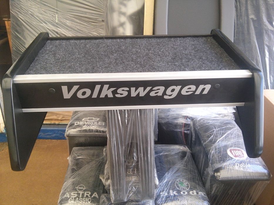 Столик полка на торпеду в авто