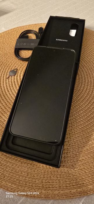 Samsung galaxy s s24 5G 8 /128GB czarny