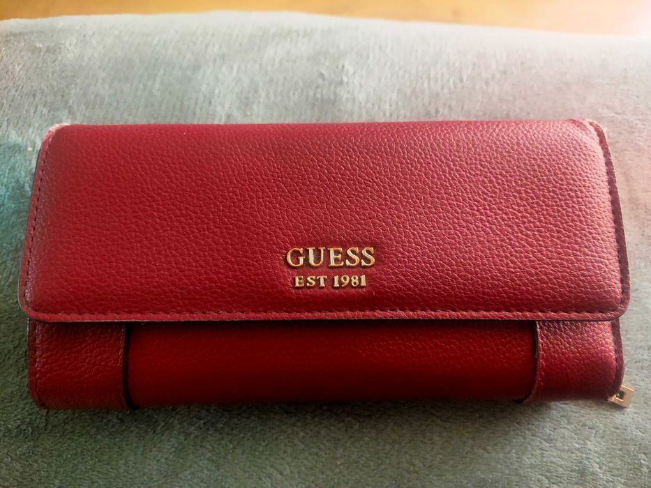 Portfel damski skórzany Guess