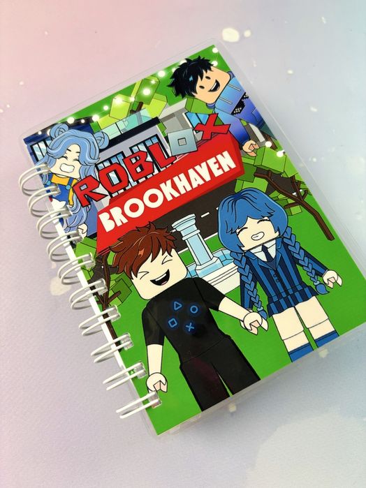 Roblox Brookhaven książeczka z elementami na rzepy