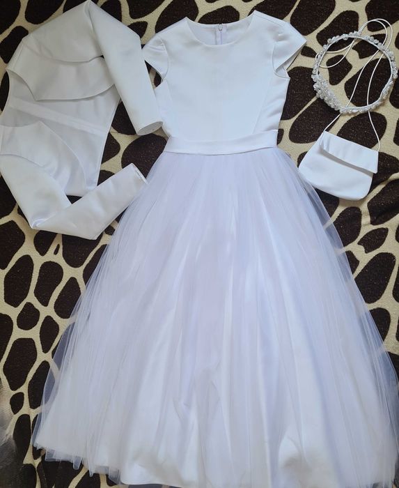 Sukienka komunijna r.140 długość 117cm+dodatki