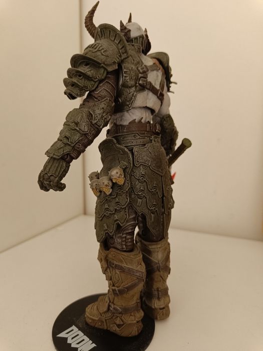 Doom фигурка, doomguy