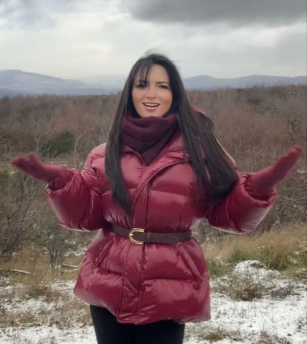 Глянцева розкішна курточка!