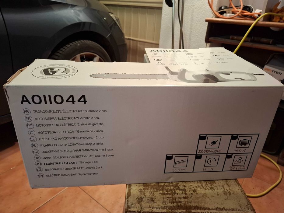 Moto serra electrica nova por estrear comprada 03/2026 ainda na caixa
