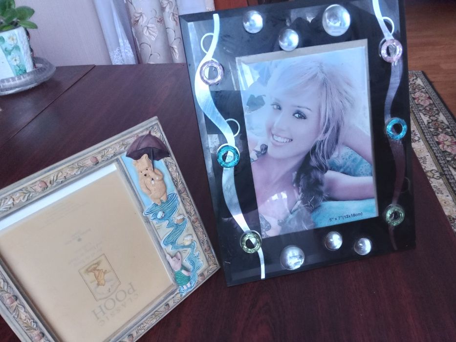 Фоторамки різні в  гарному стані