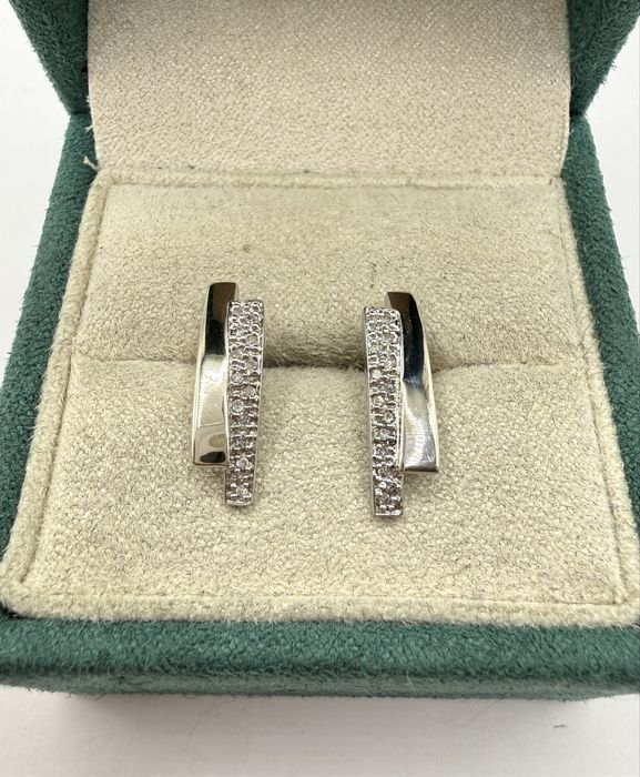 Złote kolczyki z diamentami 0,15ct