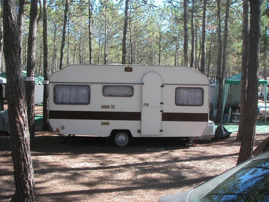 Caravna Vimara com documentos.