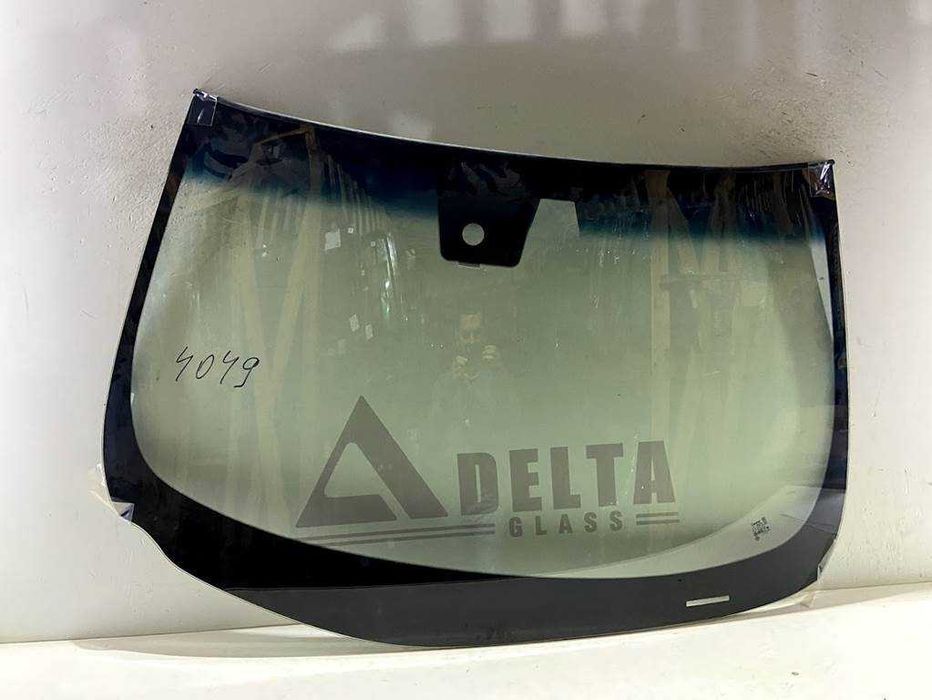 Infiniti Q 70 (2014-) скло вітрове