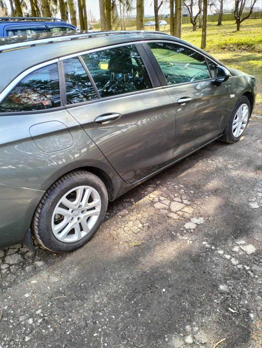 Продам Opel Astra в идеальном состоянии 2017г 1.6дизель Власкник