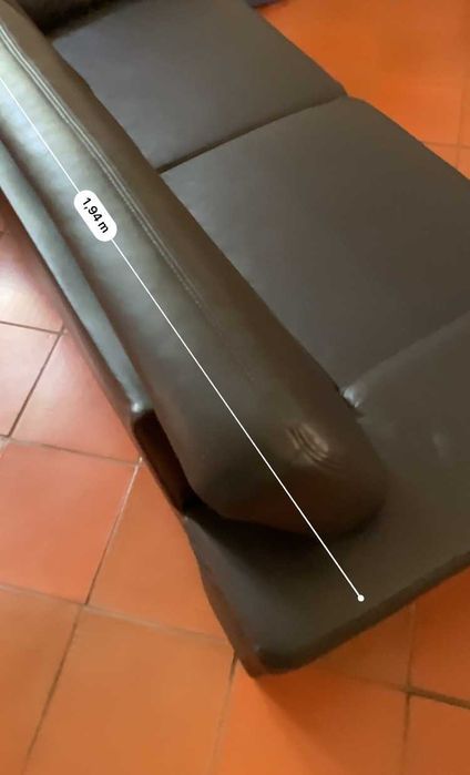 Sofá 3 Lugares em Pele Preta – Excelente Estado
