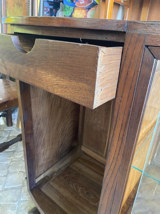 Movel em madeira macica todo restaurado