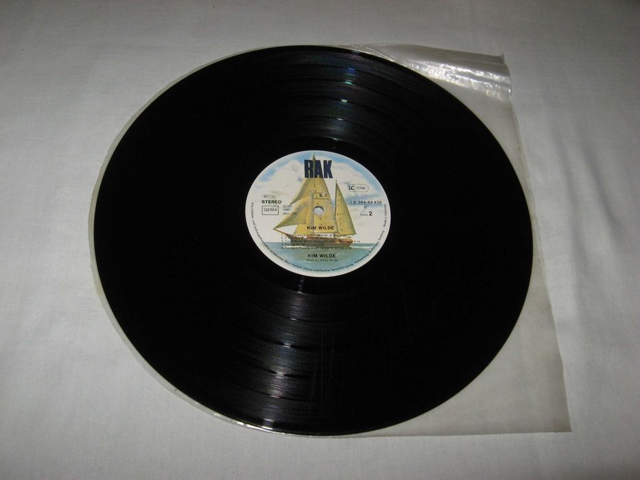 Виниловые пластинки фирменные, без упаковки - полиграфии