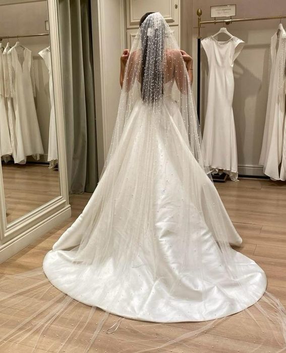 Welon PRONOVIAS wyszyty perłami