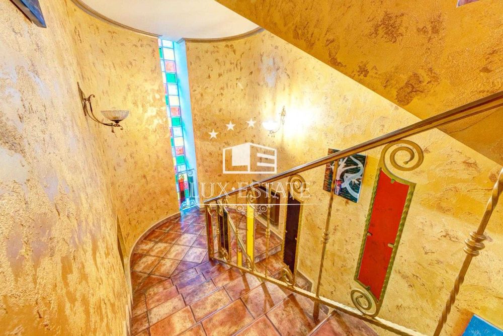Оренда унікального будинку 650м²  біля ЛІСУ