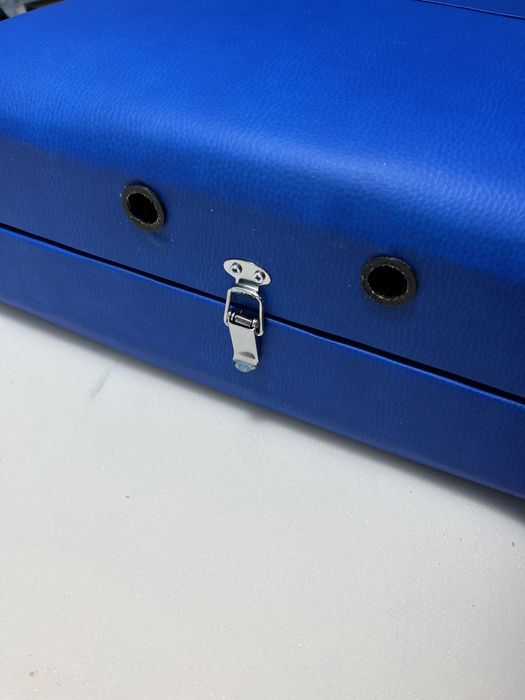 Масажна кушетка + підголовник + підлокітники. Навантаження 300 кг.