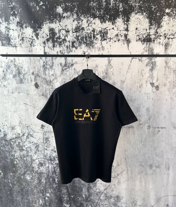 Чоловіча Мужская футболка Armani EA7 розмір S-XXL