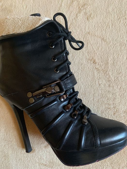 Czarne botki Kazar na obcasie rozmiar 36