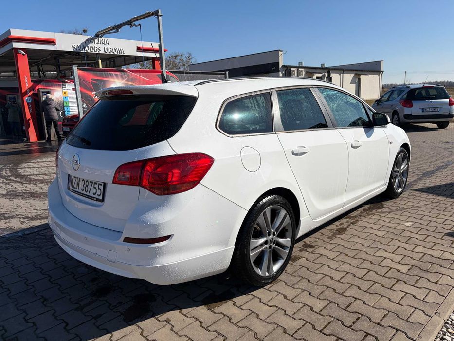 Astra J 1.6 LPG Sports Tourer OPC LINE