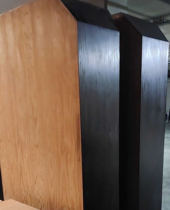 Dois Móveis Clássicos - Cristaleira  Exposição