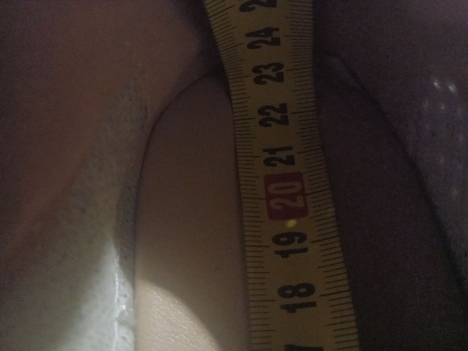 Жіночі кросівки 38