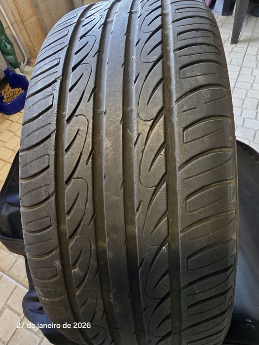 Pneu sobresselente mercedes c220