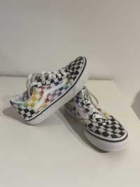 Vans amarelos aos store quadrados