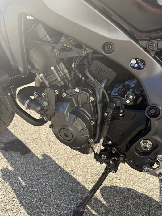 Yamaha MT09 imaculada
