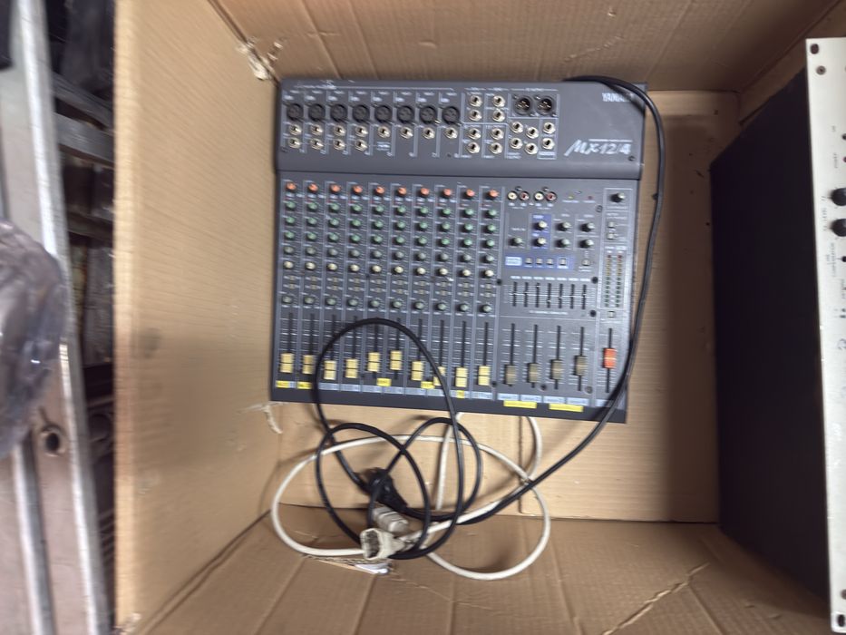 Material de som e cds